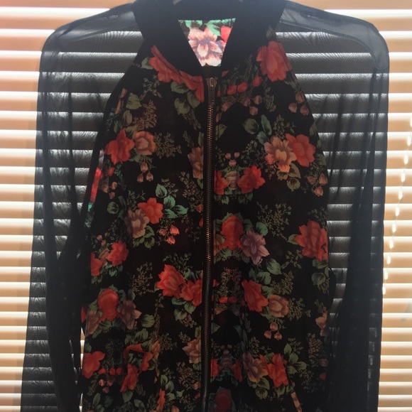 Kendall & Kylie Jackets & Blazers - Kendall & Kylie Floral Jacket